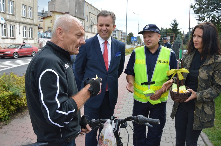 Piotrków: Prezydent z komendantem policji rozdawali...