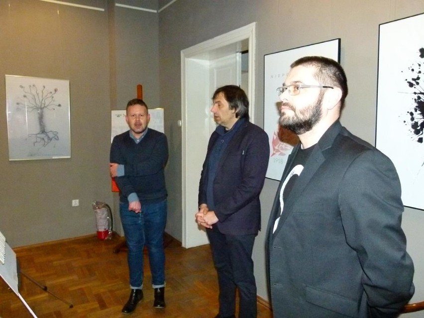 Wystawa " W stronę Niepodległej - w stronę sztuki" w zduńskowolskim muzeum