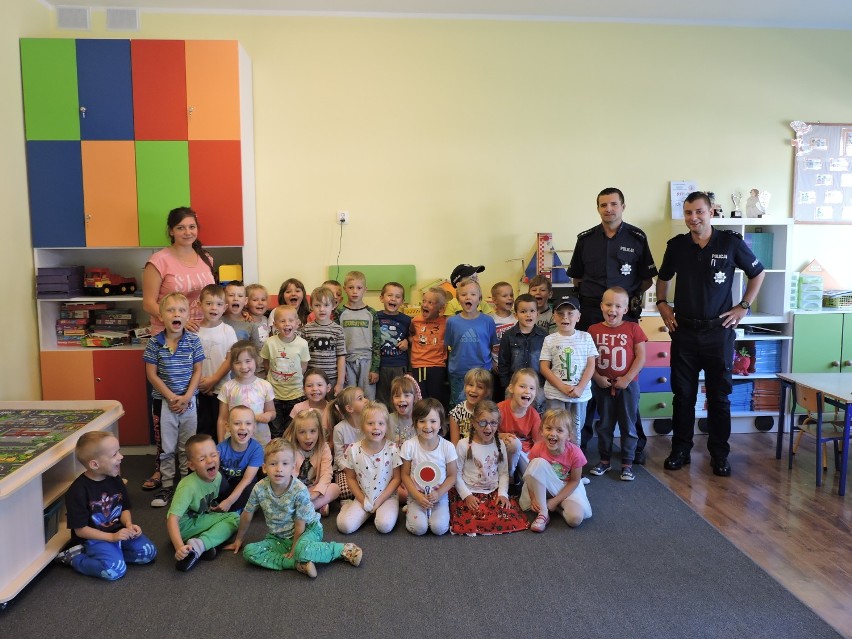 Spotkanie policjantów z dziećmi w Przedszkolu Katolickim w Złotowie