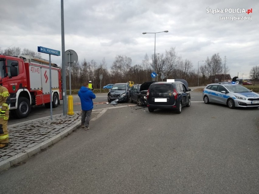 Wypadek w Jastrzębiu: na Pochwaciu zderzyły się trzy auta