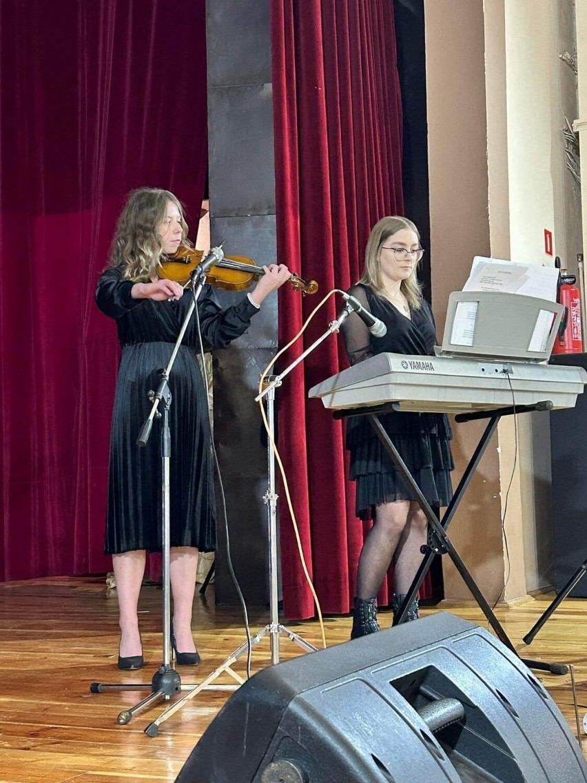 Koncert na dzień Babci i Dziadka w Osiedlowym Domu Społecznym „Malwa” w Ostrowcu Świętokrzyskim. Dużo radości  i wzruszeń