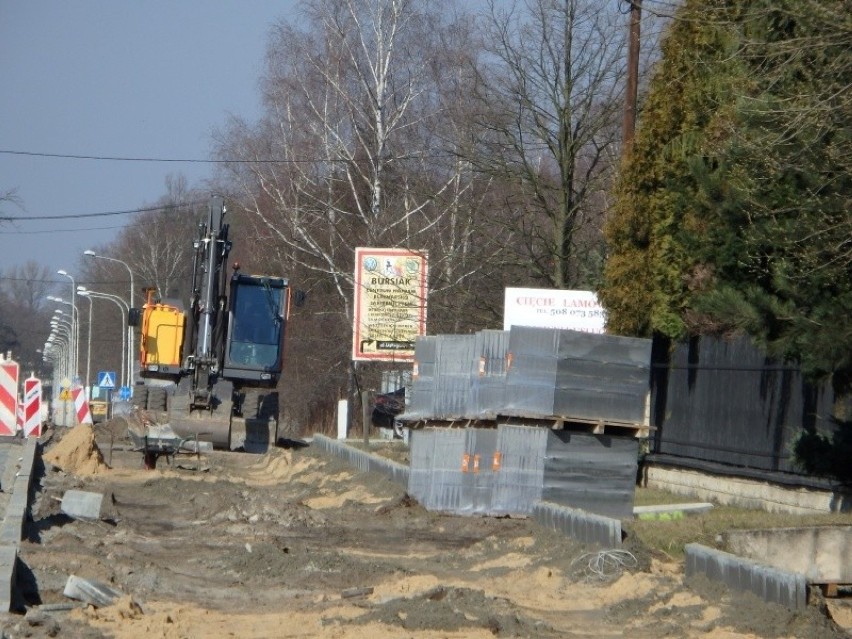 W gminie Rzgów budują chodniki i ścieżki rowerowe 