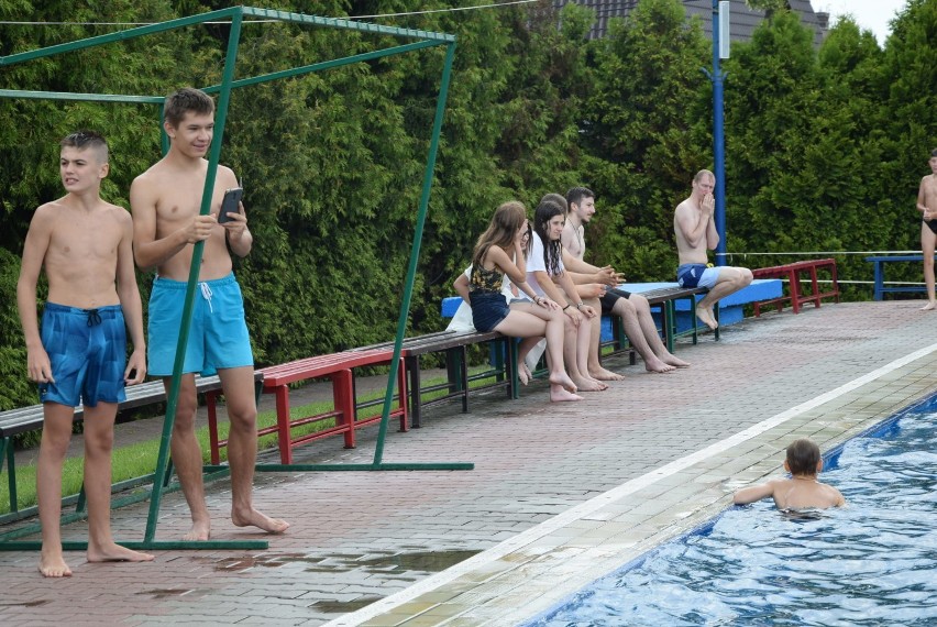 AKTYWNIE: Na ochłodę wizyta na krotoszyńskim basenie i gorący trening z ambasadorką Ewy Chodakowskiej [GALERIA]