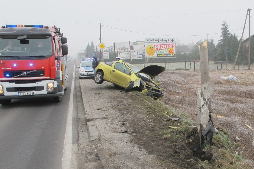 Na ul. Śląskiej w Babicach pijany kierowca opla wypadł z...