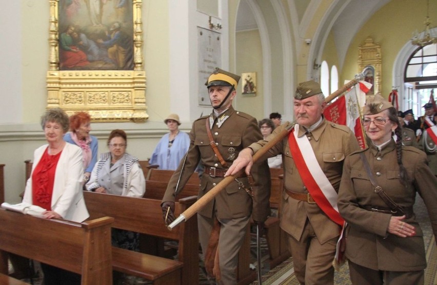 Święto 2. Pułku Artylerii Lekkiej Legionów w Kielcach z paradą, apelem poległych i salwą honorową