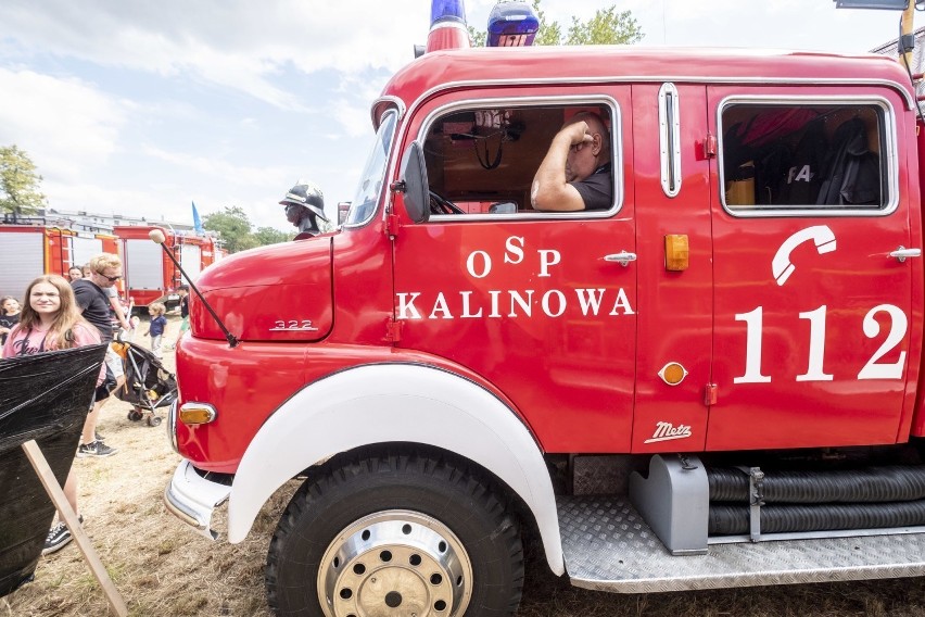 Nasi strażacy uczestniczyli w zlocie "czerwonych samochodów" w Poznaniu