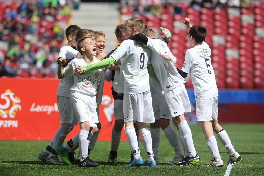 Dzieci z dolnośląskiego triumfatorami XVII edycji „Z Podwórka na Stadion o Pucharu Tymbarku”