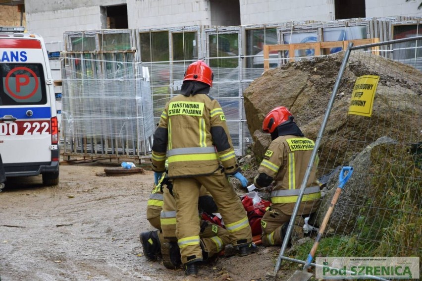 51- letni operator gigantycznego żurawia nie żyje. Maszyna runęła na budowie hotelu w Szklarskiej Porębie.