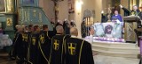 W parafii Trójcy Świętej w Jędrzejowie powstała pierwsza Komandoria Zakonu Rycerzy świętego Jana Pawła II. Zobacz zdjęcia