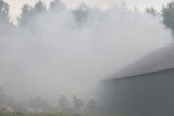 Pożar hali pod Warszawą. Z żywiołem walczyło 92 strażaków. Akcja gaśnicza trwała ponad 7 godzin