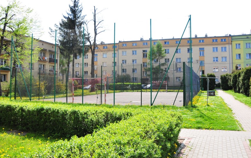 Spór o boisko na osiedlu Tysiąclecia w Krośnie. Mieszkańcom przeszkadza hałas