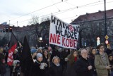 Strajk Kobiet we Wrocławiu. Kilka tysięcy osób na Rynku [ZDJĘCIA]
