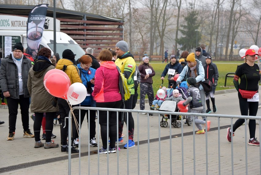 Piła. Na Stadionie Powiatowym odbył się Bieg Niepodległości. Zobaczcie pierwszą część zdjęć