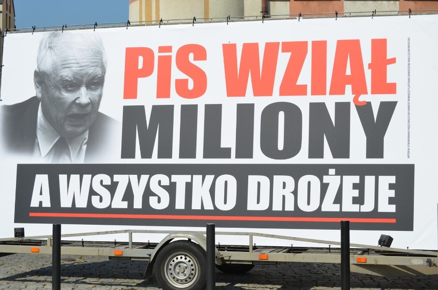 „Konwój wstydu" przyjechał do Głogowa        