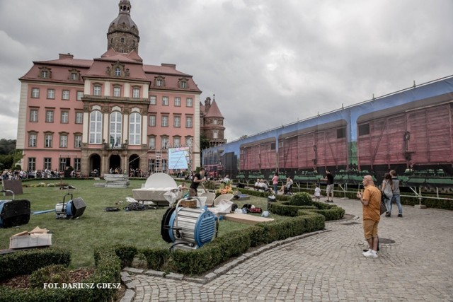 Festiwal Tajemnic organizowany w zamku Książ w Wałbrzychu, to największe w Polsce spotkanie miłośników historii, poszukiwaczy skarbów, oraz badaczy tajemnic przeszłości