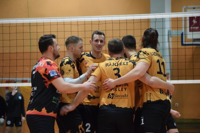 Tak gra Tubądzin MOSiR Volley Sieradz! 3:0 w Bielawie z Bielawianką!