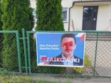W Unisławiu zniszczono plakaty i banery wyborcze Rafała Trzaskowskiego. Kamery monitoringu nagrały wandali