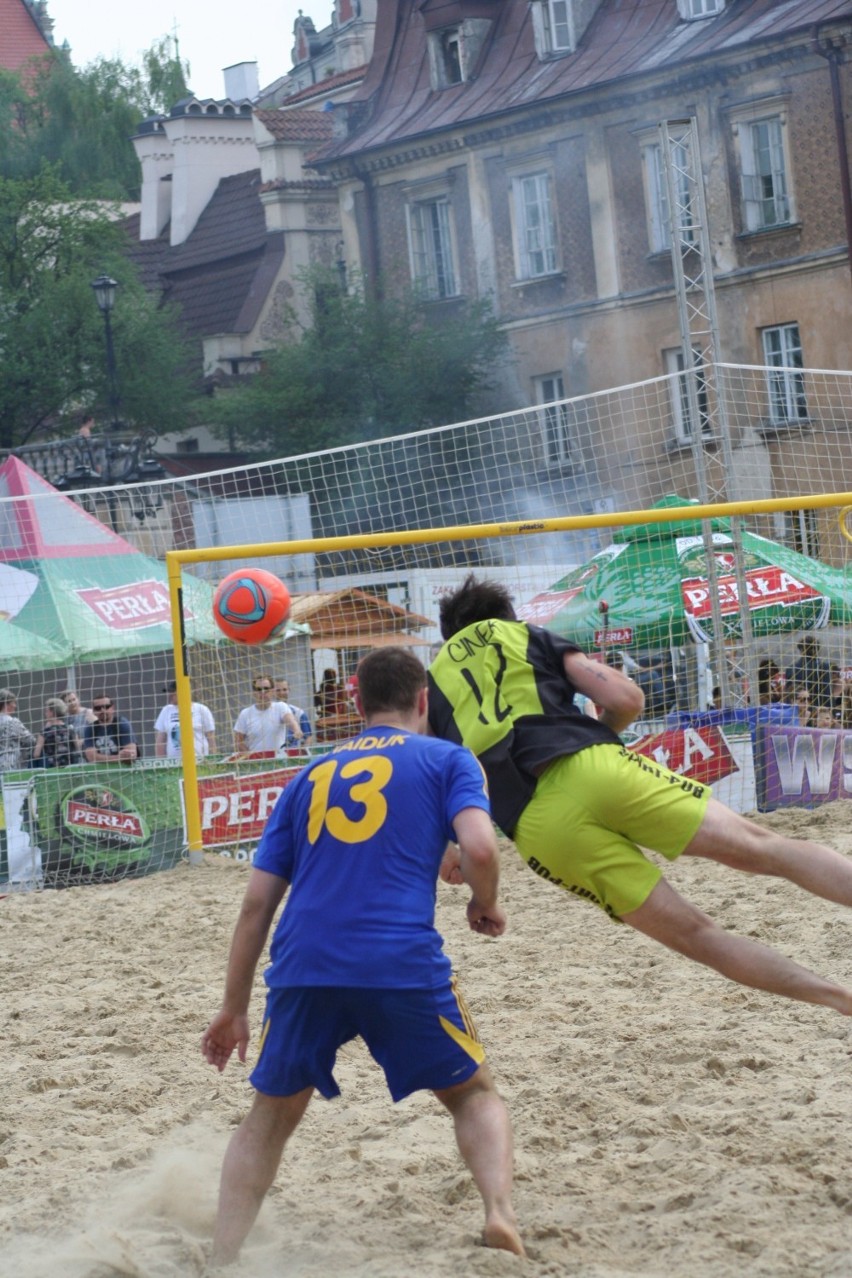 Plac Zamkowy: Rozpoczął się turniej piłki plażowej