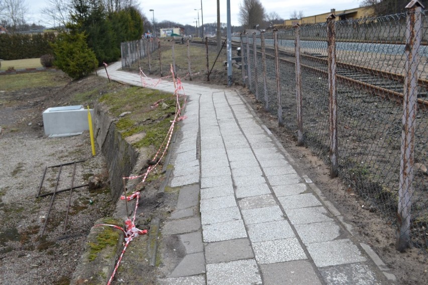 Trakt pieszy stanowi skrót od ul. Gdańskiej do dworca