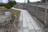 Remontowany jest trakt pieszy - skrót od ulicy Gdańskiej do dworca