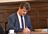 Burmistrz Malborka podpisał apel w sprawie poszanowania zasad równości i tolerancji. To wspólne stanowisko włodarzy z całej Polski