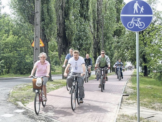 Ze ścieżki rowerowej do Spały mieszkańcy Tomaszowa korzystają chętnie