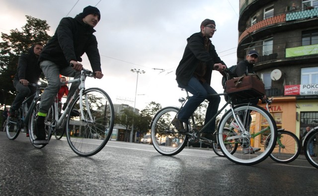 Do pracy dojeżdża rowerem w Gdyni z roku na rok coraz więcej osób. Niektórzy nawet z innych miast, np. z Wejherowa.
