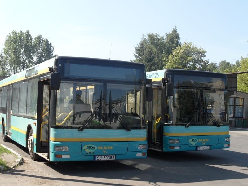 Nowe kolory autobusów PKM Jaworzno - jak je oceniacie? [SONDA]
