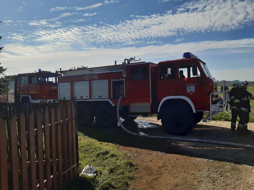 Pożar domu. Strażacy z Goleniowa i okolic w akcji