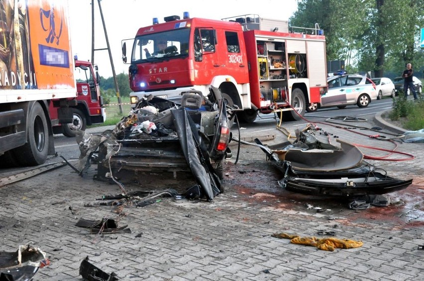 Mieszkaniec Wałbrzycha zginął w wypadku samochodowym na drodze krajowej nr 3 (ZDJĘCIA)