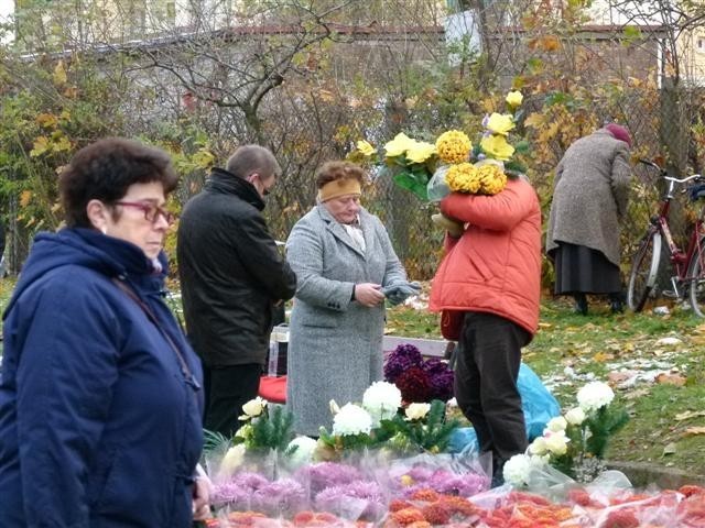 Kwiaty kupić można m.in. w pasażu Rajczaka w Zduńskiej Woli