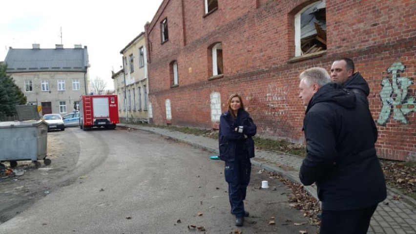 Zawalił się dach byłej słodowni w Nowym Stawie. Poza tym, w całym powiecie w miarę spokojnie