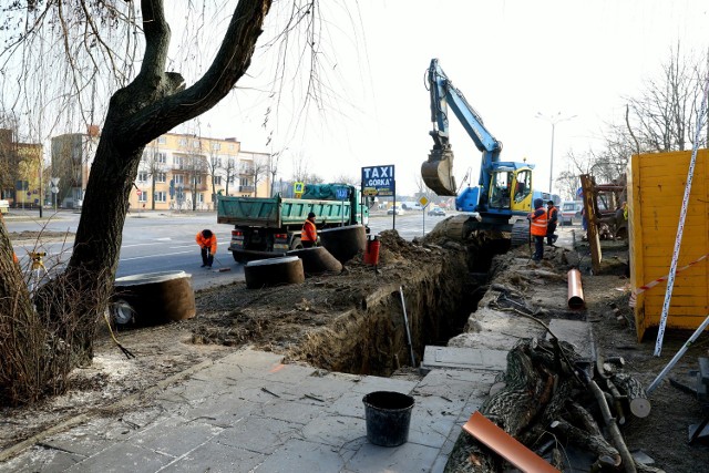 Ruszyła budowa ronda przy ul. Armii Krajowej, Żelaznej, Górnej i Dmowskiego w Piotrkowie