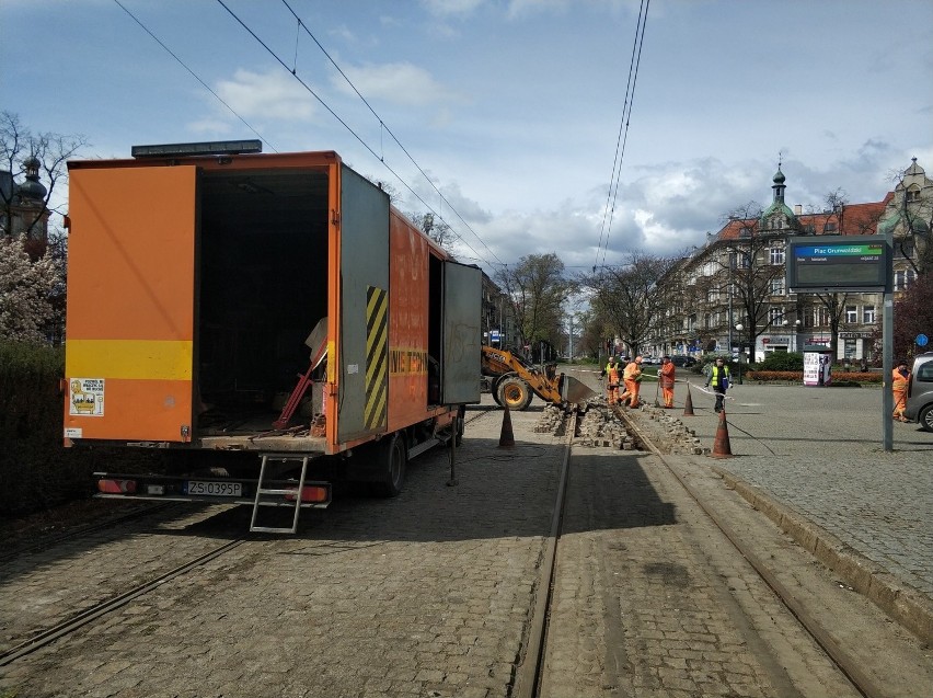 Prace torowe na placu Grunwaldzkim w Szczecinie