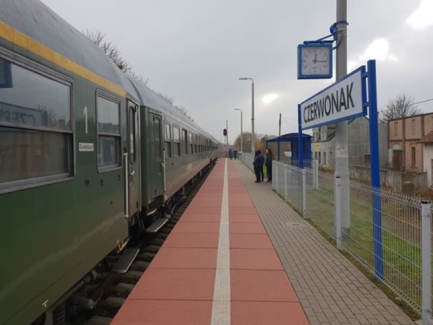 Specjalny retro pociąg przyjechał dziś do powiatu wągrowieckiego [ZDJĘCIA] 