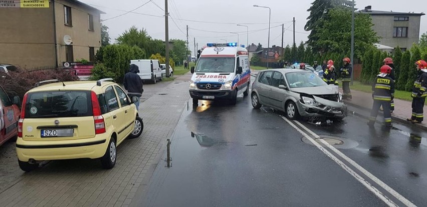 Drugi poważny wypadek w Żorach! Kraksa na Wodzisławskiej [ZDJĘCIA]