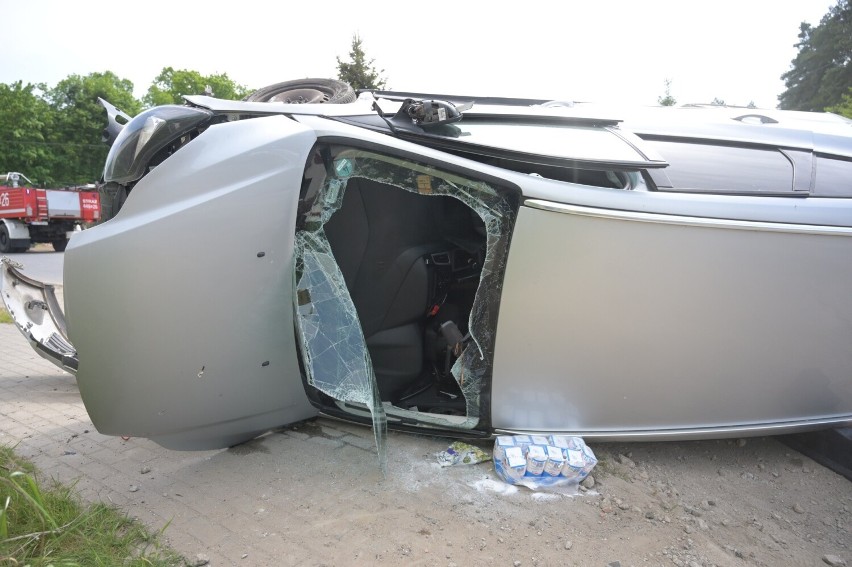 W Piaskach w gminie Grudziądz zderzyły się dwa samochody...