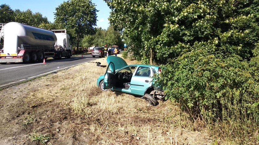 Gmina Kamieńsk: Wypadek w Michałowie, 2 osoby ranne [ZDJĘCIA]