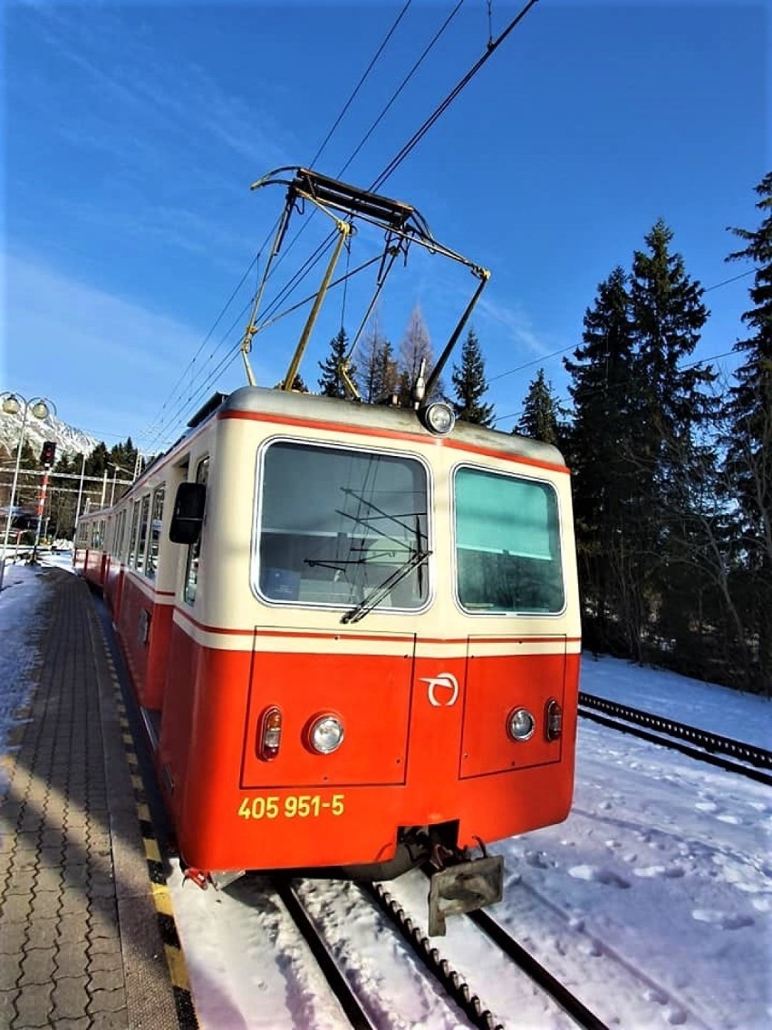 Pociąg do Popradu to okazja, by zobaczyć panoramę Tatr zimą