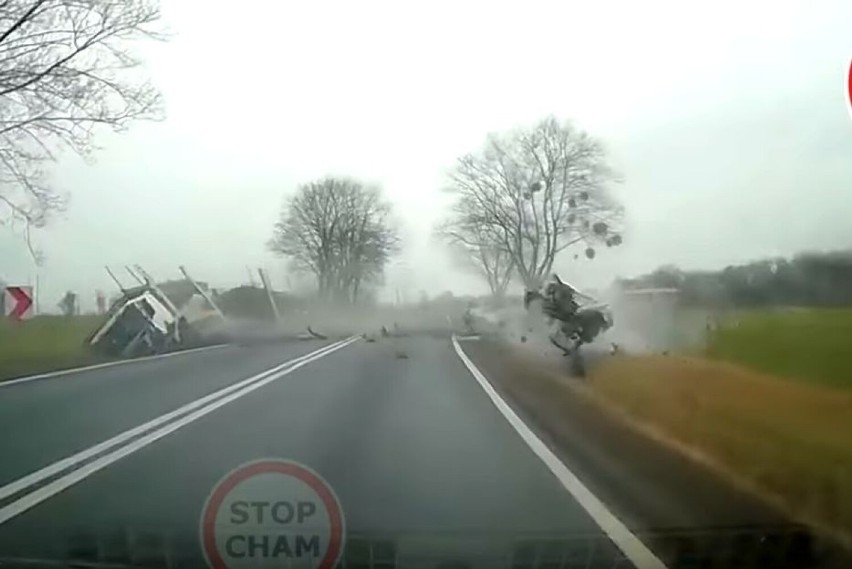 Śmiertelny wypadek na DK 11 w Gołkowicach.
