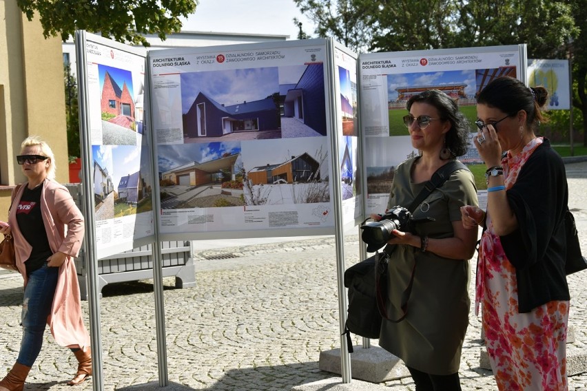 Plenerowa wystawa w Legnicy - Architektura Dolnego Śląska.