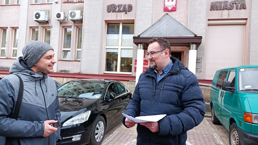 Piotrków: Radny Janik zaprasza prezydenta Chojniaka na kawę....