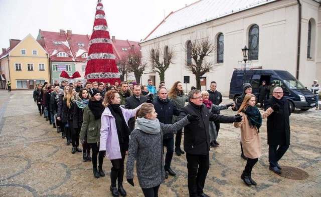 Polonez po raz ósmy, iluminacje już pełnoletnie