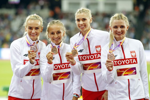 Na zdjęciu Małgorzata Holub, Justyna Święty, Aleksandra Gaworska i Iga Baumgart podczas Mistrzostw Świata w Lekkiej Atletyce. Aleksandrę będzie można spotkać na Pradze