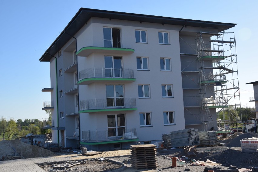 Budowa bloków komunalnych w Zawierciu na ostatniej prostej FOTO