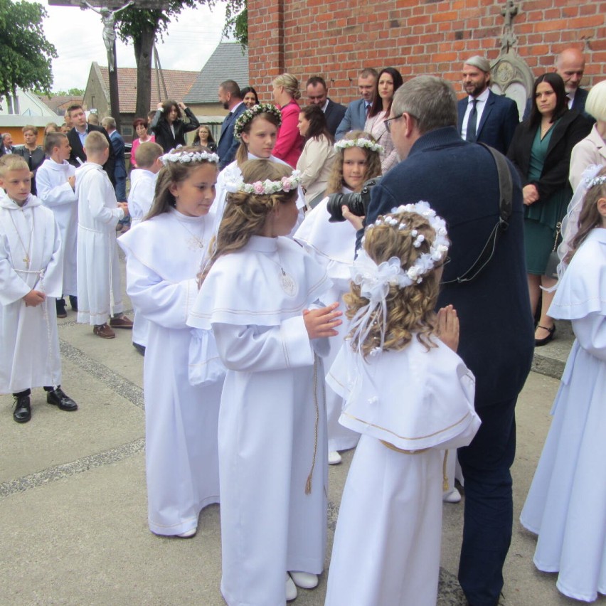 Pierwsza komunia święta w parafii w Głuchowie
