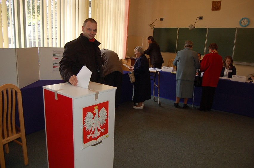 Wybory 2011 Tarnów: głosowanie bez incydentów [ZDJĘCIA]
