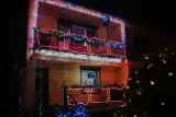Mieszkańcy Obornik oświetlają swoje domy lampkami dodając im uroku. Zobacz jak wyglądają najbardziej rozświetlony domy w Obornikach