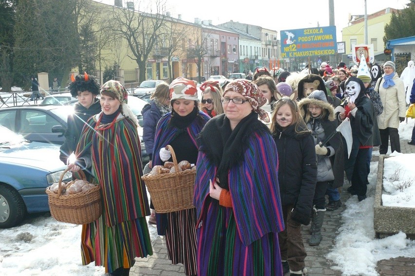 Korowód ostatkowy na ulicach Bełchatowa (foto)