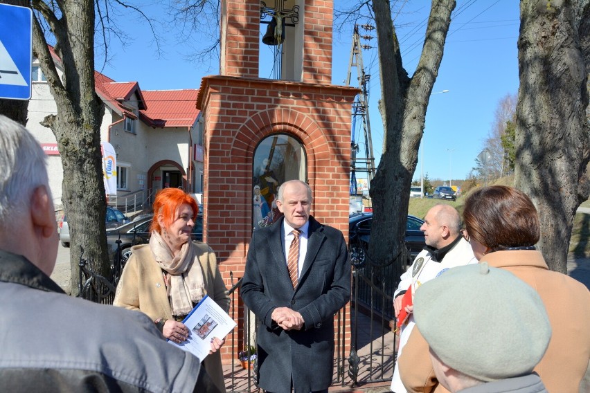 Zabytkowa kapliczka w Rębiechowie przeszła kompleksową renowację